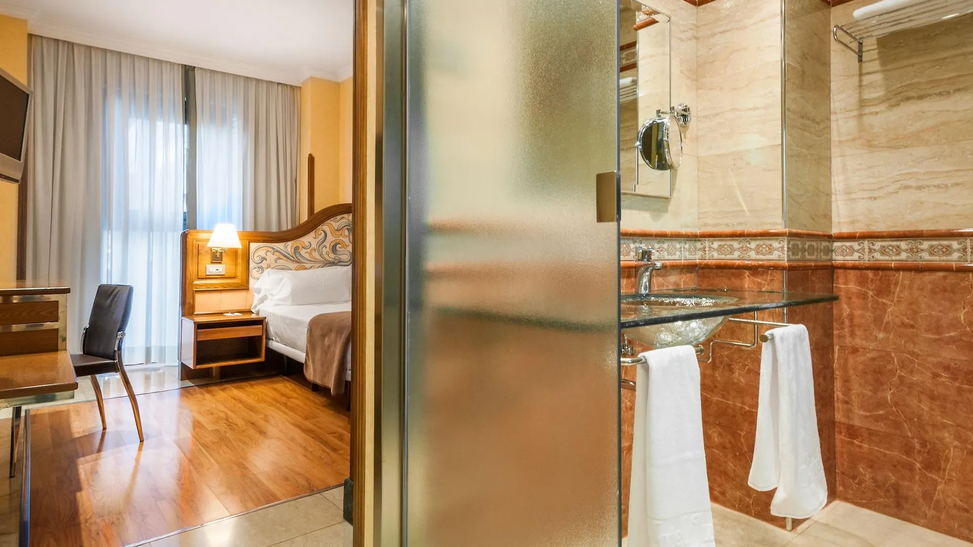 Hotel Julia Μαδρίτη 2*,